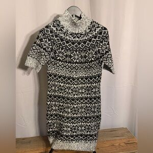 Tommy Hilfiger Short Sleeve Turtleneck Sweater Dress Snowflake Pattern Small